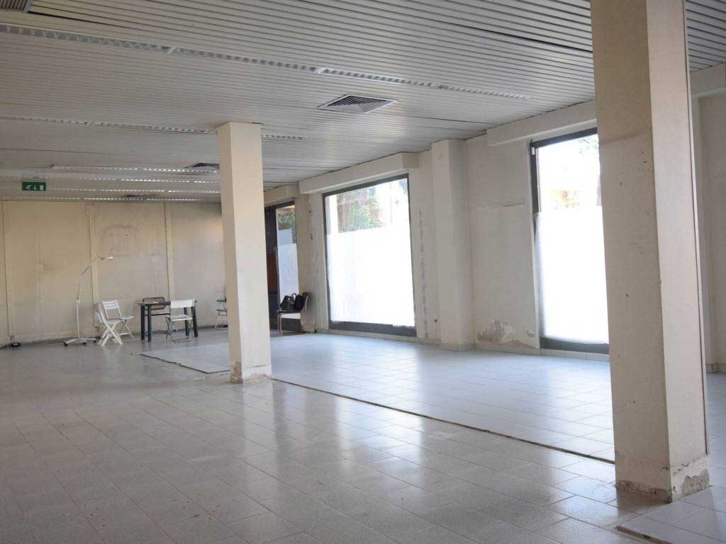 Locale commerciale in Vendita Elmas